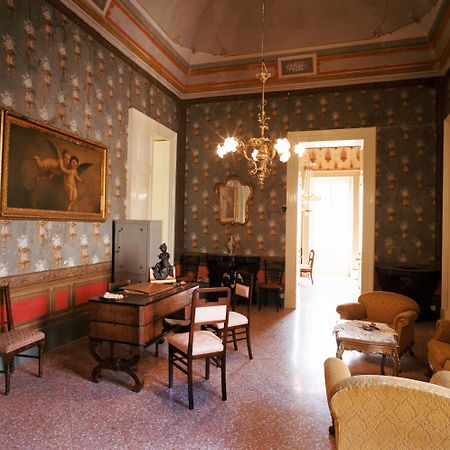 Palazzo Leuzzi B&B Galatone Extérieur photo