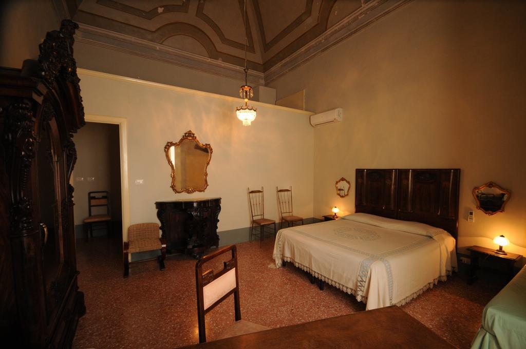 Palazzo Leuzzi B&B Galatone Extérieur photo