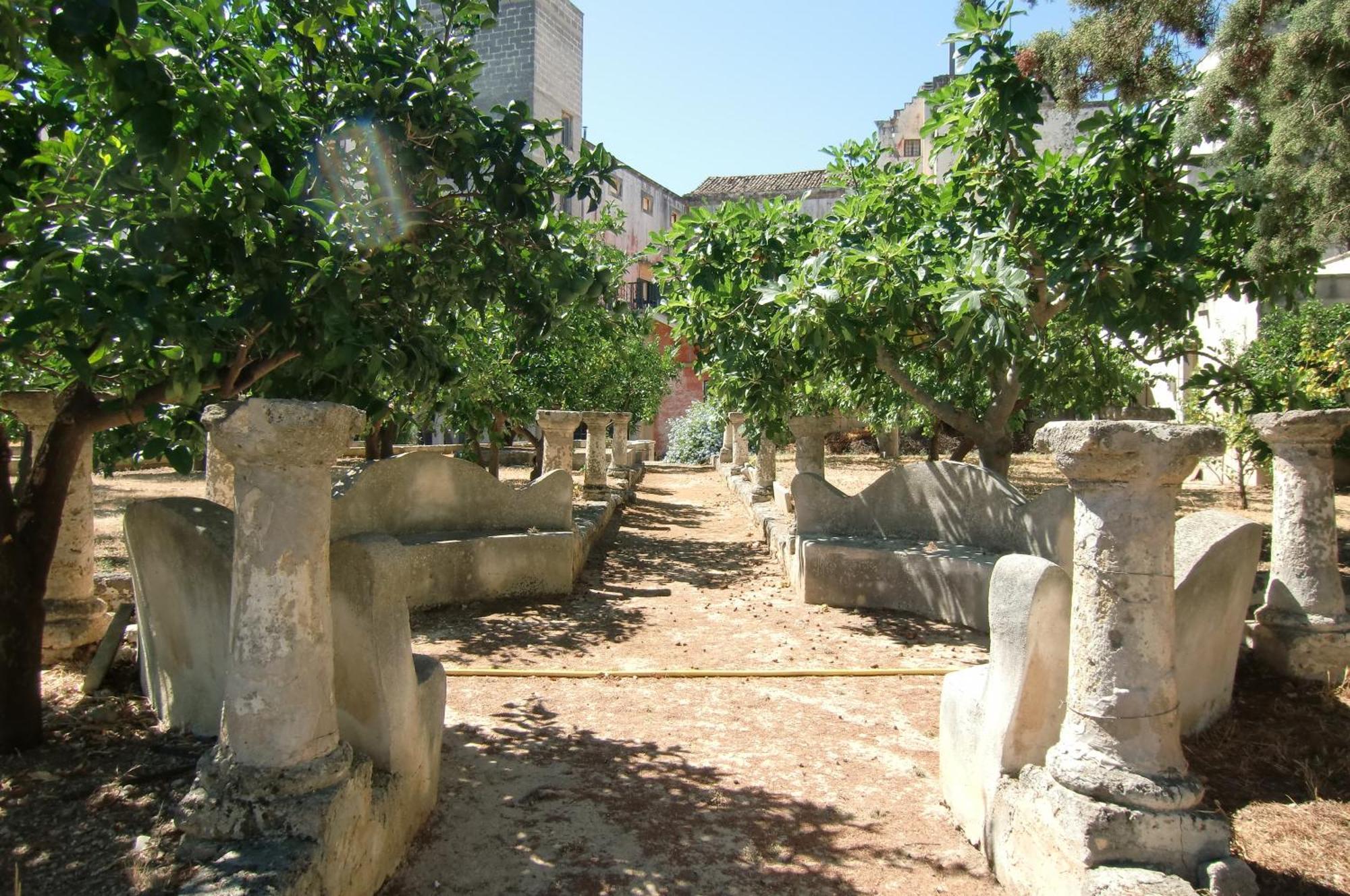Palazzo Leuzzi B&B Galatone Extérieur photo