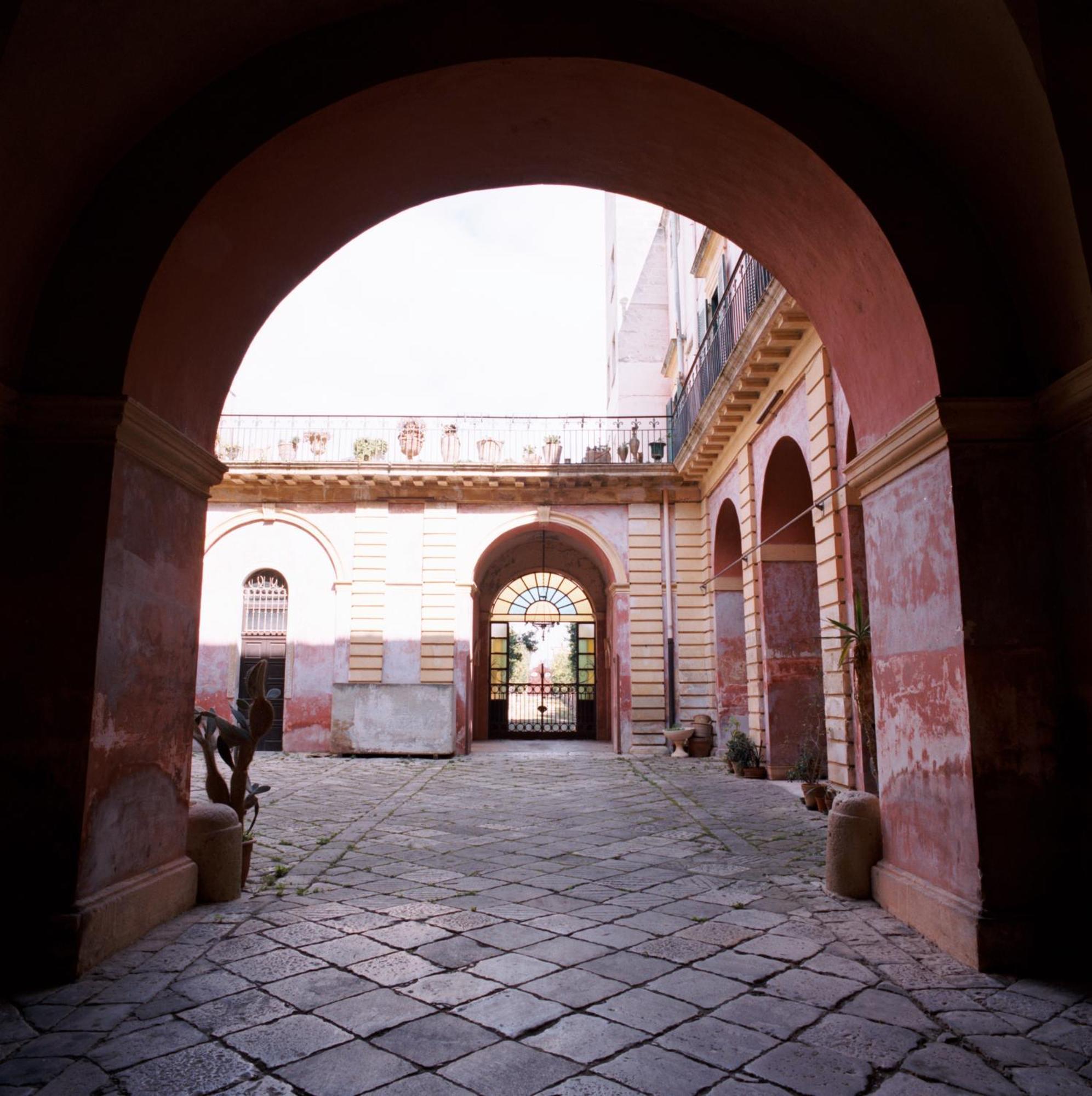 Palazzo Leuzzi B&B Galatone Extérieur photo